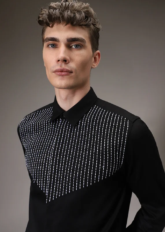 Men's Scoop Neck T-Shirts for a Relaxed FeelStride Line Needle Work Black Shirt