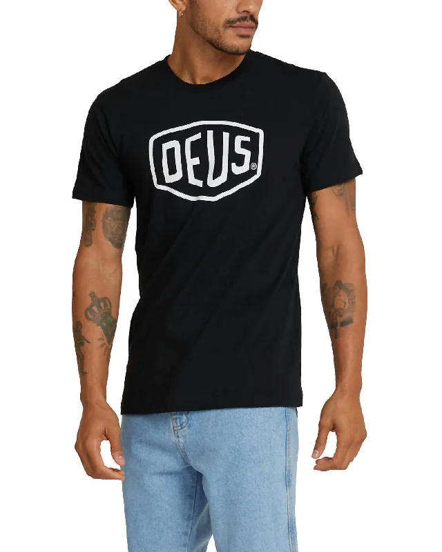 Men's Shirts with Single-Breasted DesignsShield Tee In Black