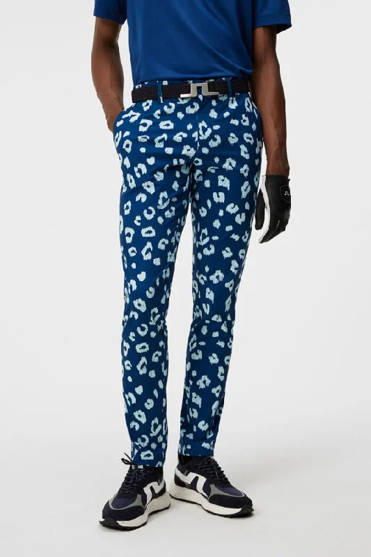 Men's Tapered Pants for a Slimming EffectTim Print Pant