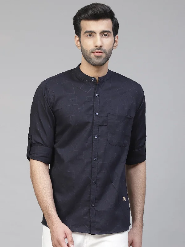 Layered Men's Henley ShirtsMen Navy Blue Twill Weave Smart Slim Fit Self Design Casual Shirt