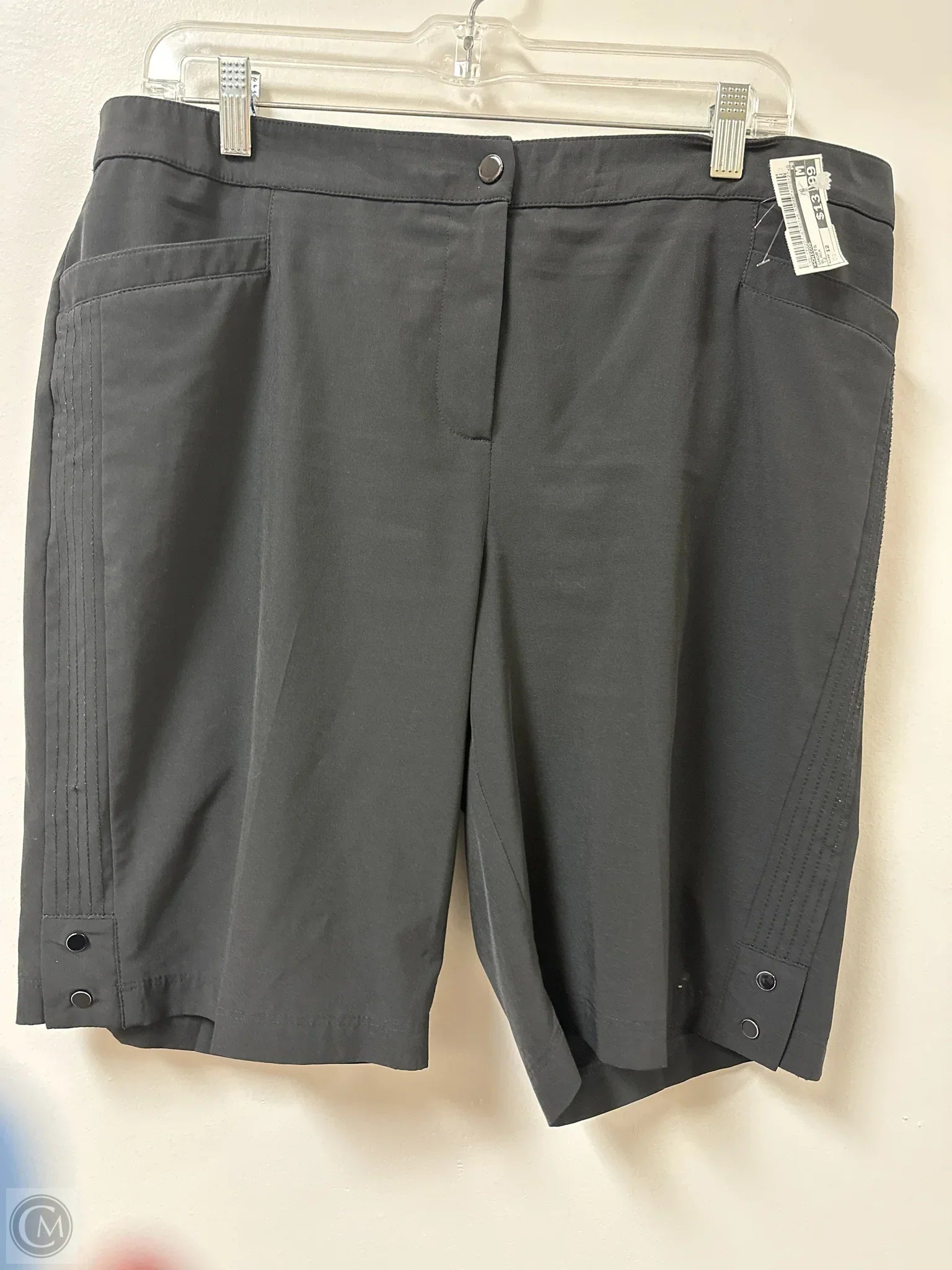 Men's Pants with Faux Leather PatchesShorts By Chicos In Black, Size: 12