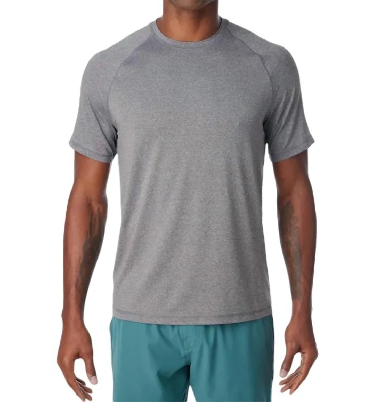 Men's Three-Quarter Sleeved TopsMen's Breezeknit Performance Tee In Grey