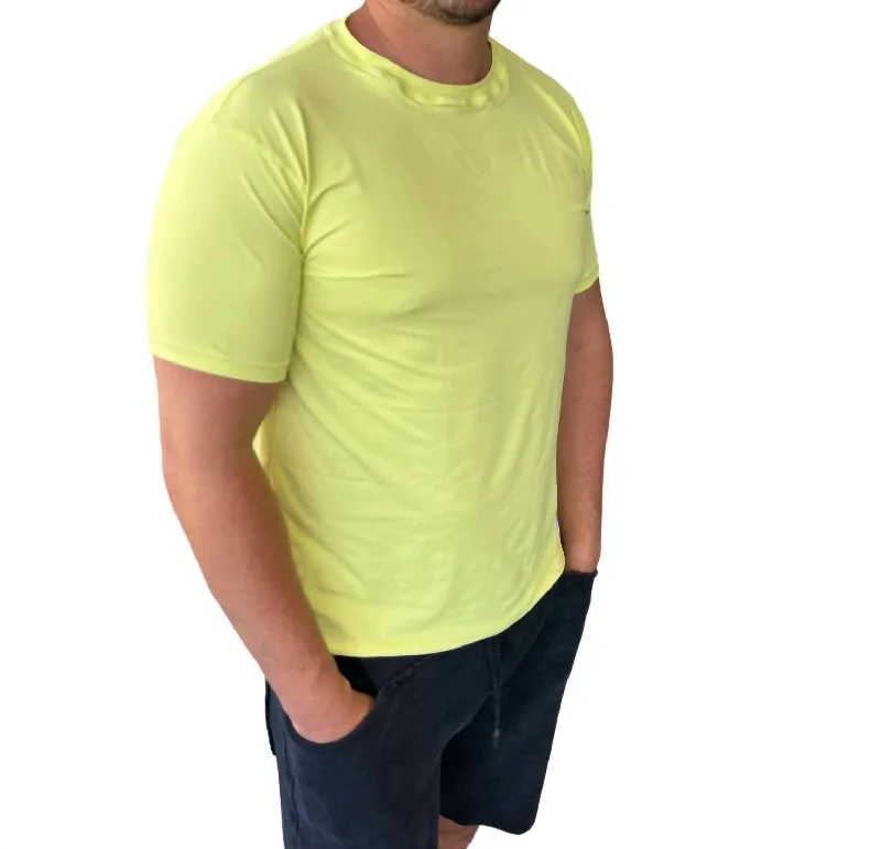Patterned Men's Hawaiian ShirtsDry Fit Tee In Melon