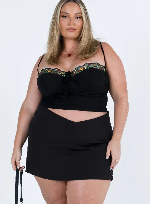 Easton V Front Mini Skirt Black Curve