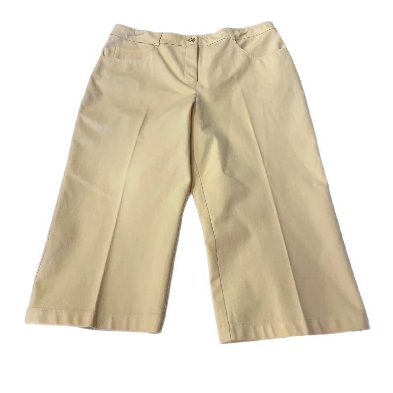 Capris By St John Collection  Size: 16