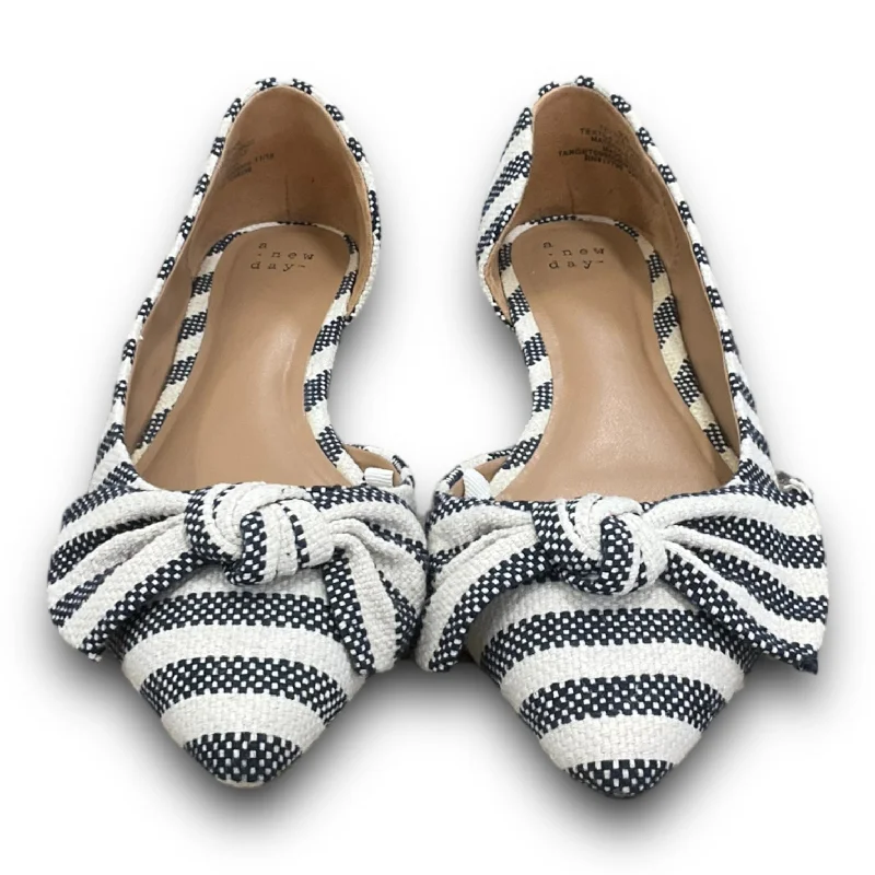 Striped Pattern Shoes Flats A New Day, Size 8.5