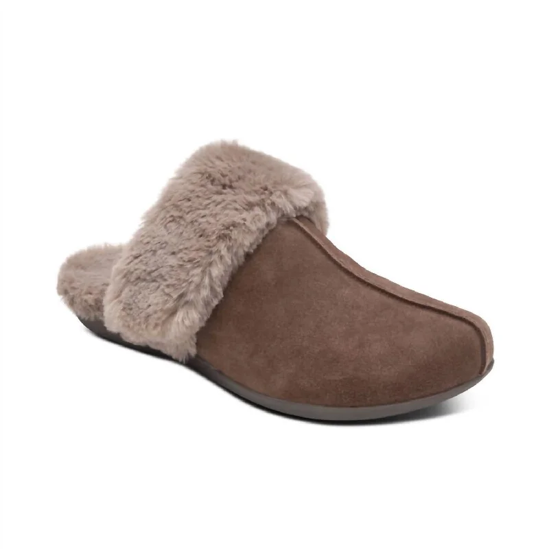 Arianna Arch Support Slipper In Walnut