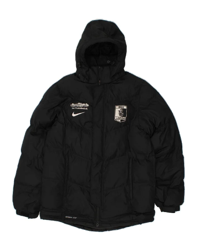 Men's Coats with Relaxed FitsNIKE Mens Storm-Fit Graphic Hooded Padded Jacket UK 38 Medium Black Men's Coats with Relaxed FitsNIKE Mens Storm-Fit Graphic Hooded Padded Jacket UK 38 Medium Black